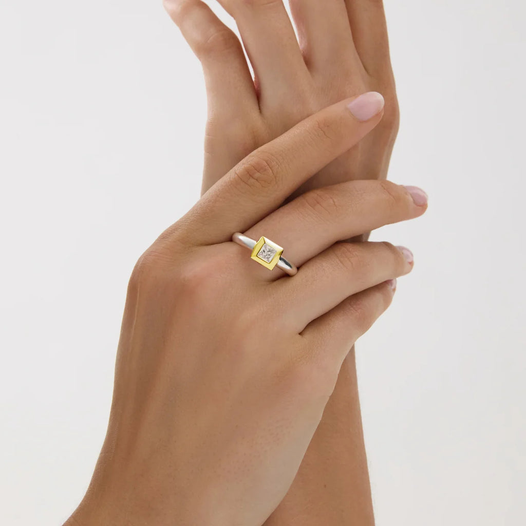Najo Halo 2-Tone Cubic Zirconia Ring